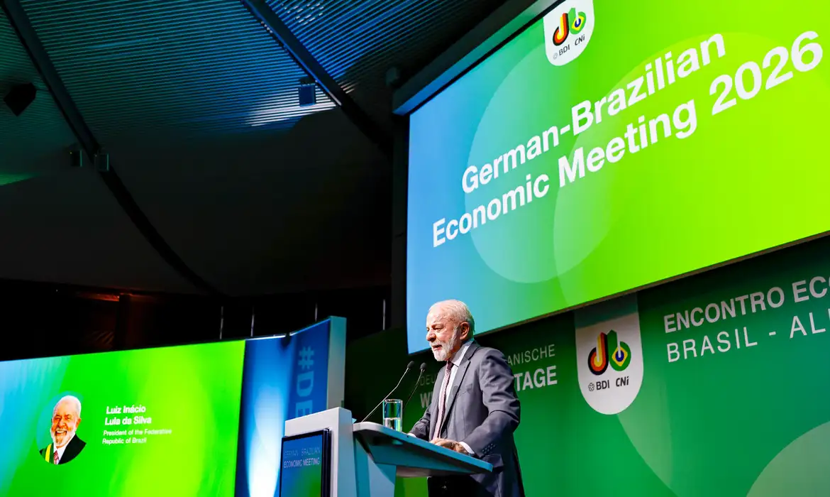 Lula fala em reciprocidade após expulsão de delegado dos EUA