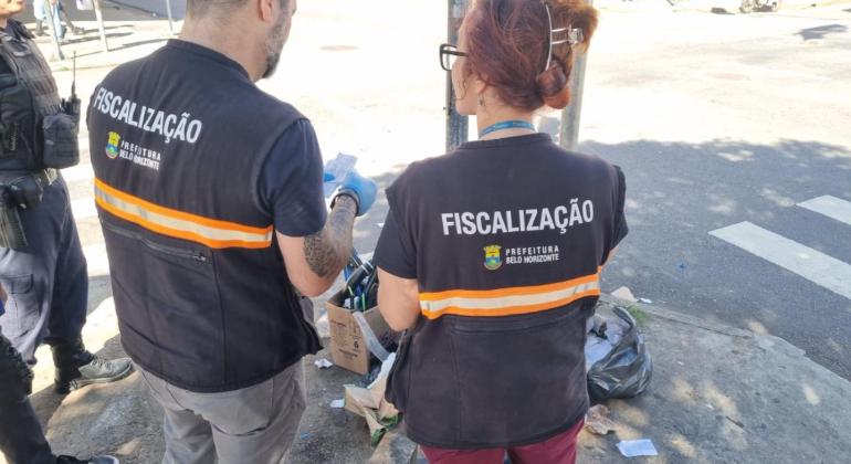 PBH identifica responsáveis e encontra descarte irregular de lixo em 10 dos 44 pontos no Hipercentro