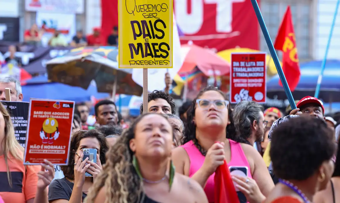 CCJ da Câmara retoma análise do fim da escala 6×1 nesta quarta