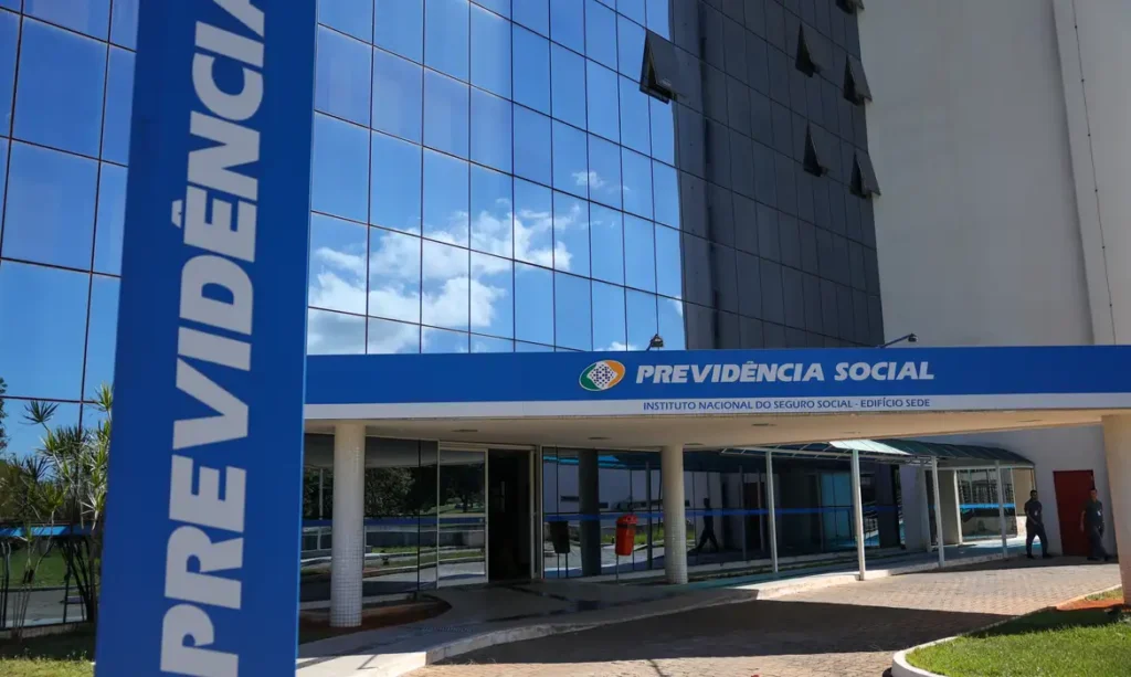 INSS paga segunda parcela do 13º a aposentados e pensionistas