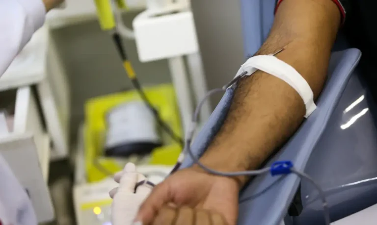 Doação de sangue: uso de medicamentos e hormônios pode afetar segurança da doação