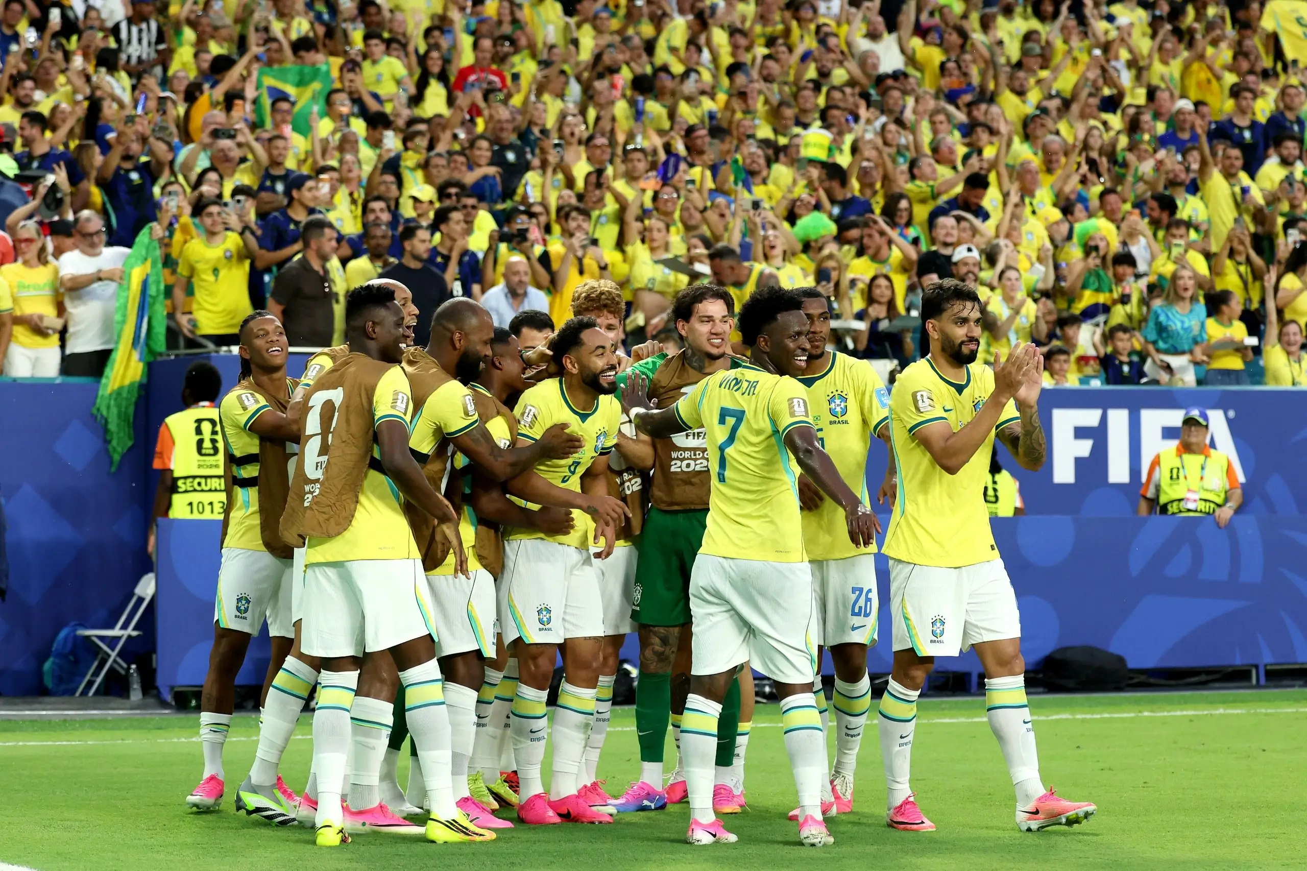 Vini Jr. brilha e Brasil se classifica em 1º com 3×0 sobre a Escócia