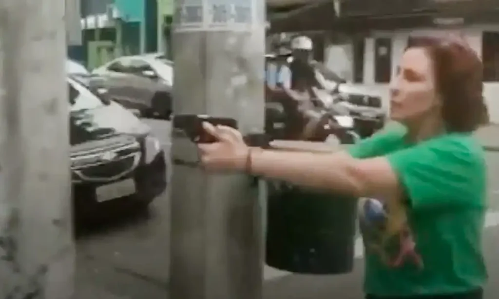 Justiça manda prender jornalista perseguido por Carla Zambelli