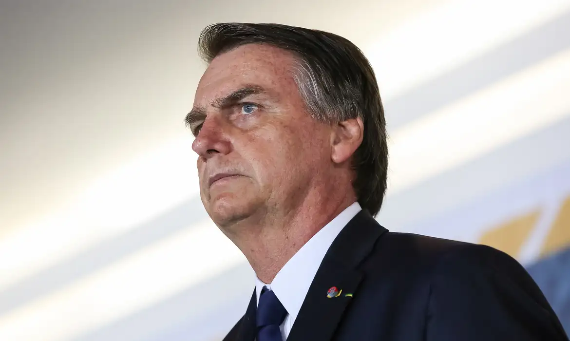 Polícia Federal faz buscas na casa de Bolsonaro, diz advogado