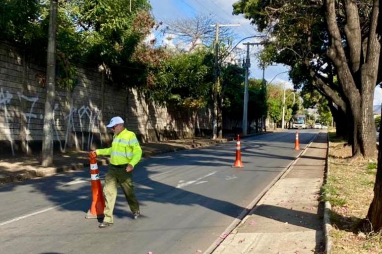 BH: trecho da Av. Olinto Meireles, no Barreiro, é fechado nesta sexta (10) para obra da Copasa
