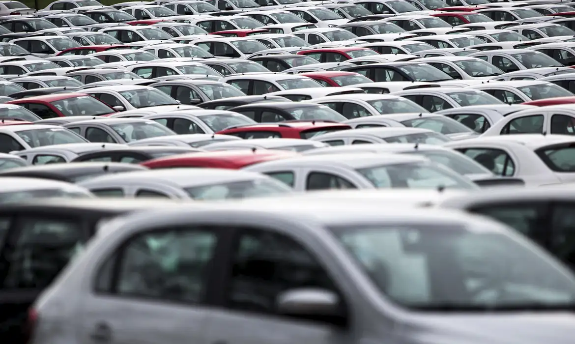 Emplacamentos de veículos cresceram 10% em julho
