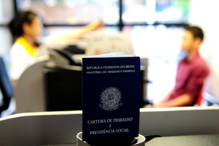 Sine Itinerante oferece mais de 800 vagas de emprego em duas regionais de BH