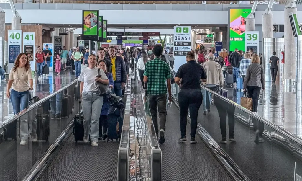 Setor de serviços cresce 2% em junho