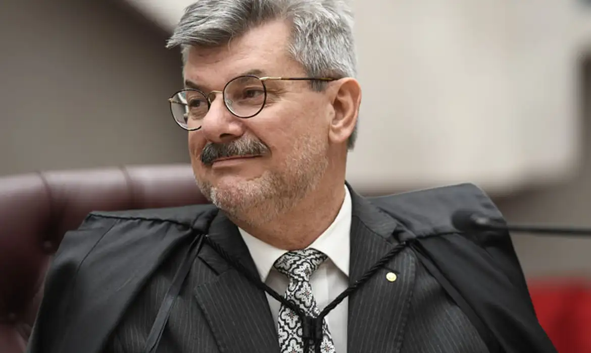 PGR pede perda de cargo para ministro do STJ acusado de crime sexual