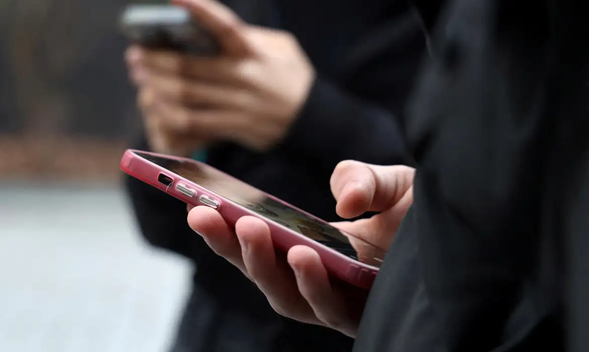 Governo monitora rede de divulgação de bets e derruba 506 sites