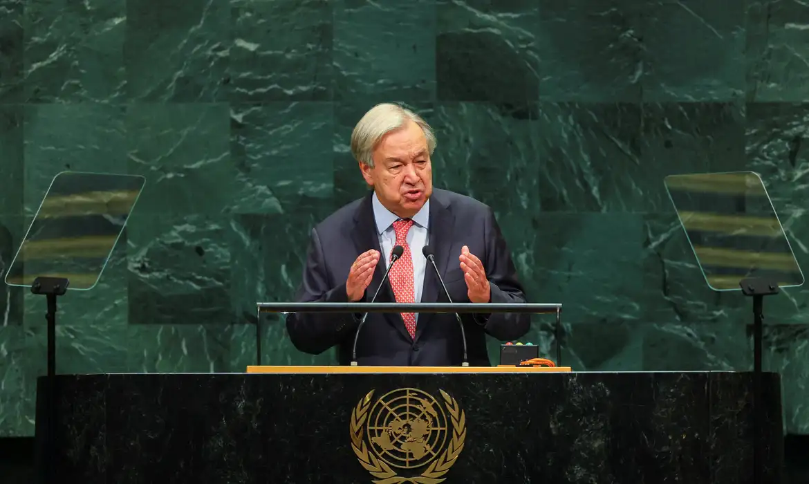 Secretário-geral da ONU alerta para avanço de guerras e riscos da IA