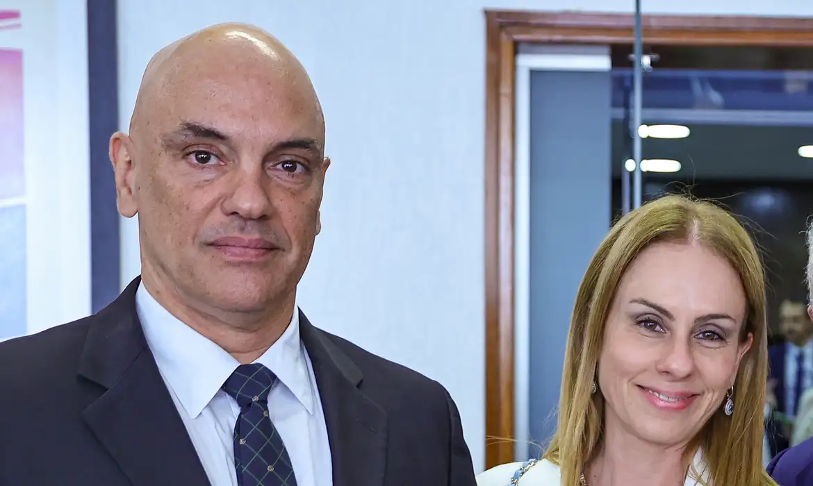 Mulher de Moraes nega vínculo pessoal com Vorcaro em viagem de jatinho