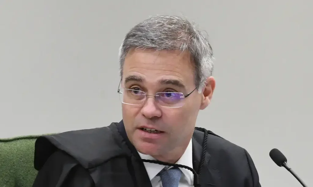 Mendonça usou pedido do partido Novo para afastar diretor-geral da PF